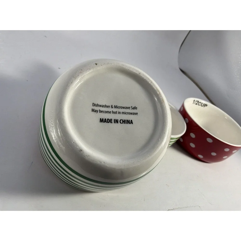 Christmas Elf Nesting Measuring Cups Set of 4 Holiday Time Stoneware Ceramic NEW
